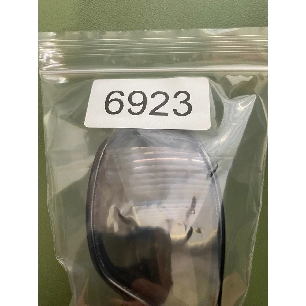 Oakley model ideal